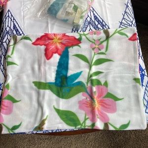 Hummingbird flower harder fleece sham standard set of two 26”L X 19.5”w new